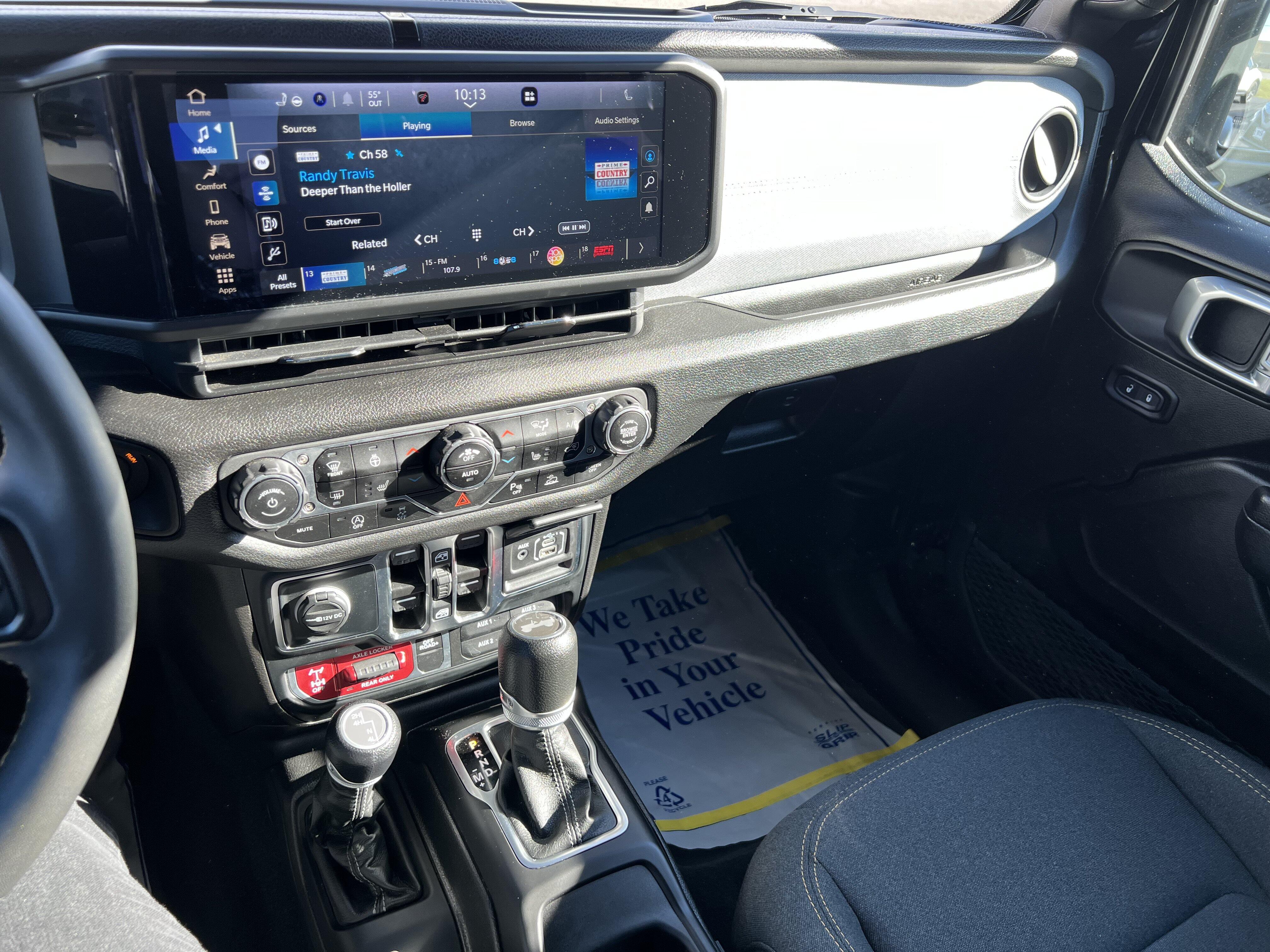 2024 Jeep Wrangler 4-Door Willys - Photo 12