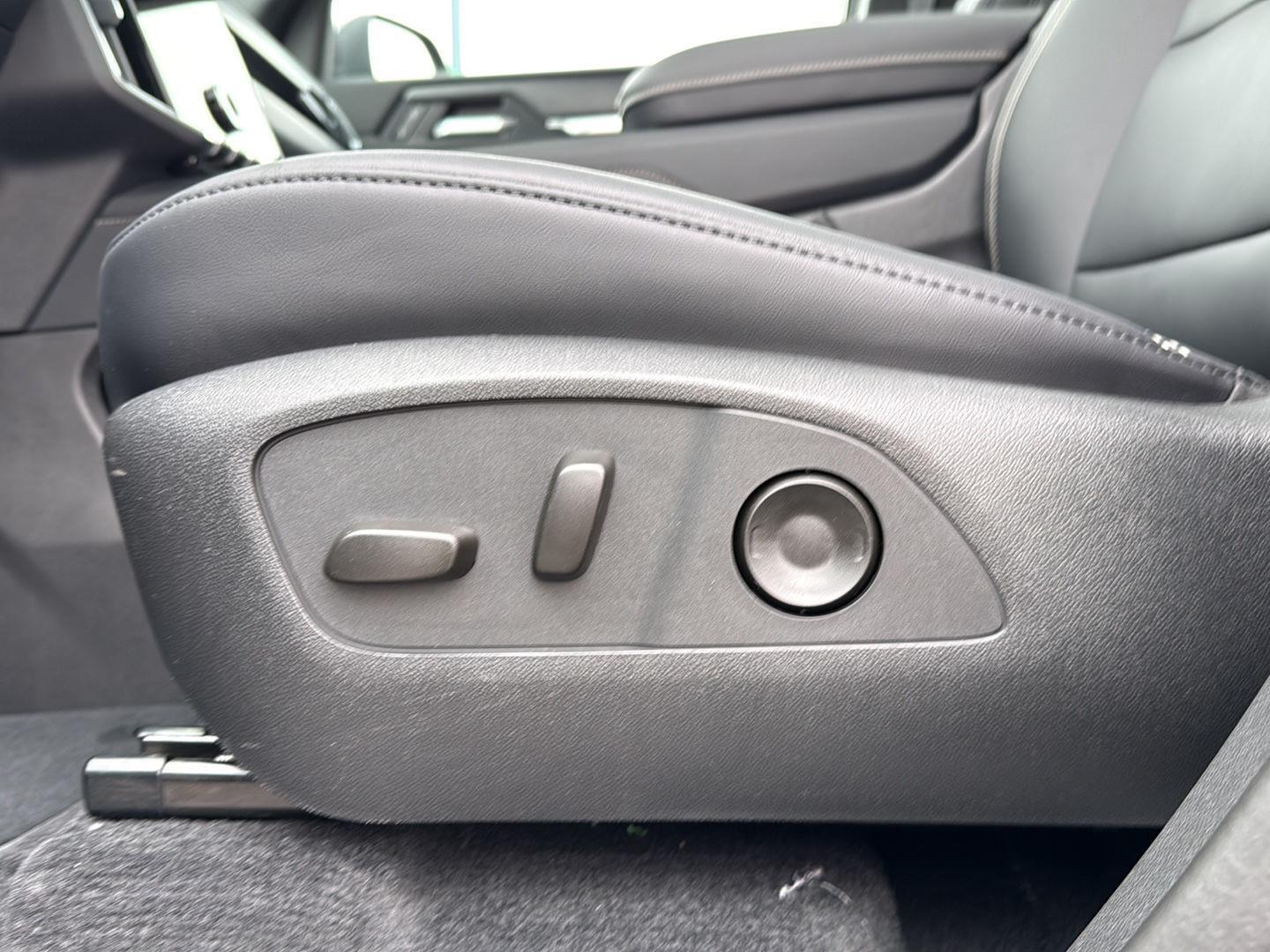 2026 GMC Acadia Elevation - Photo 29