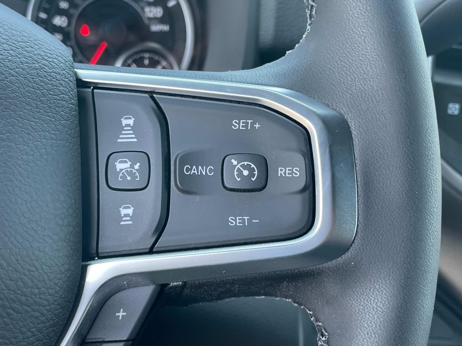2025 RAM 3500 Big Horn - Photo 9