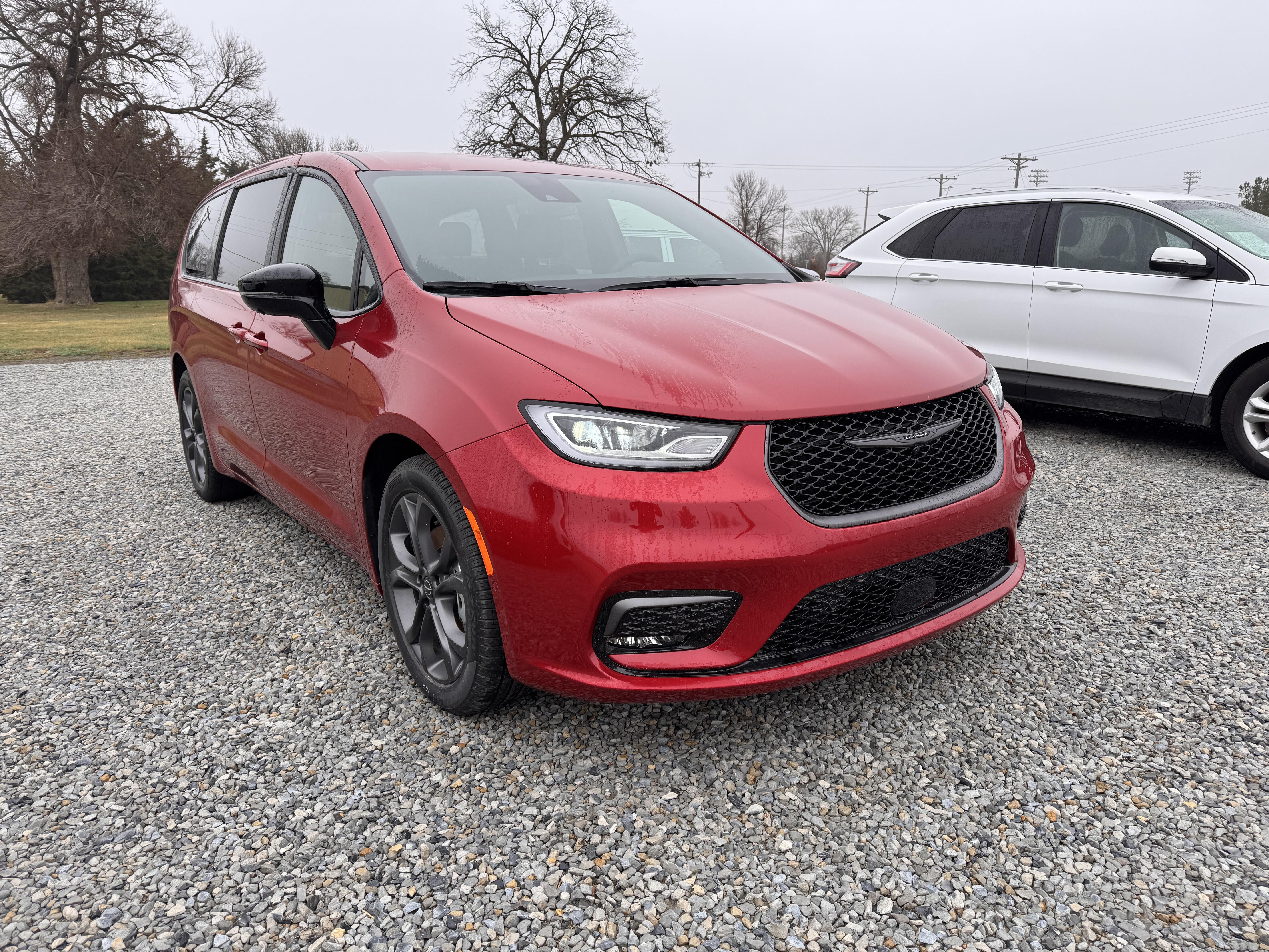 2026 Chrysler Pacifica Select - Photo 6