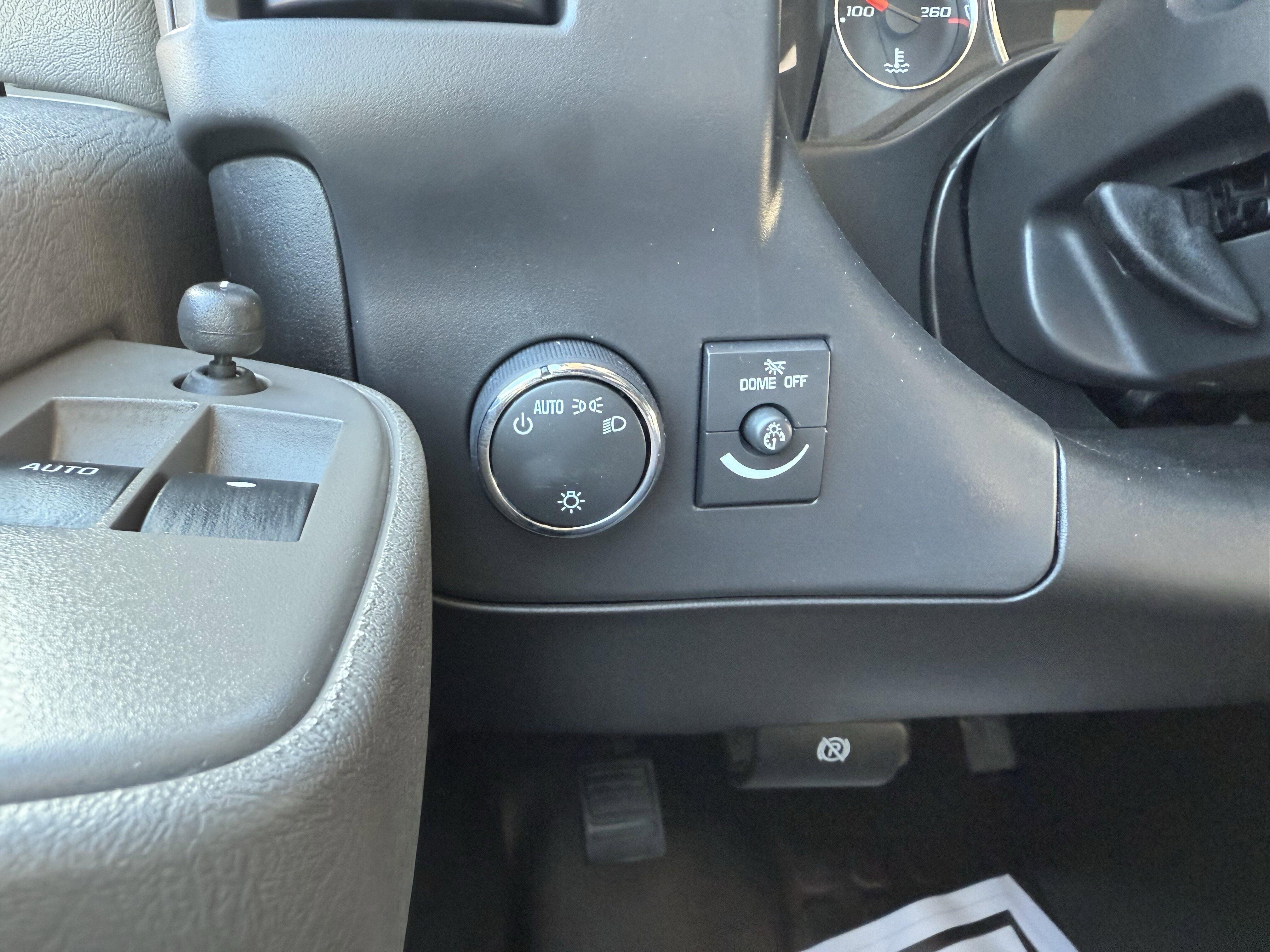 2025 Chevrolet Express Cargo Work Van - Photo 15