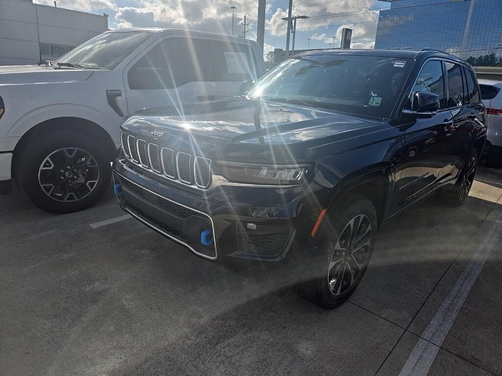 2023 Jeep Grand Cherokee Overland 4xe's photo
