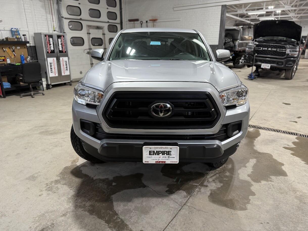 2023 Toyota Tacoma SR's photo