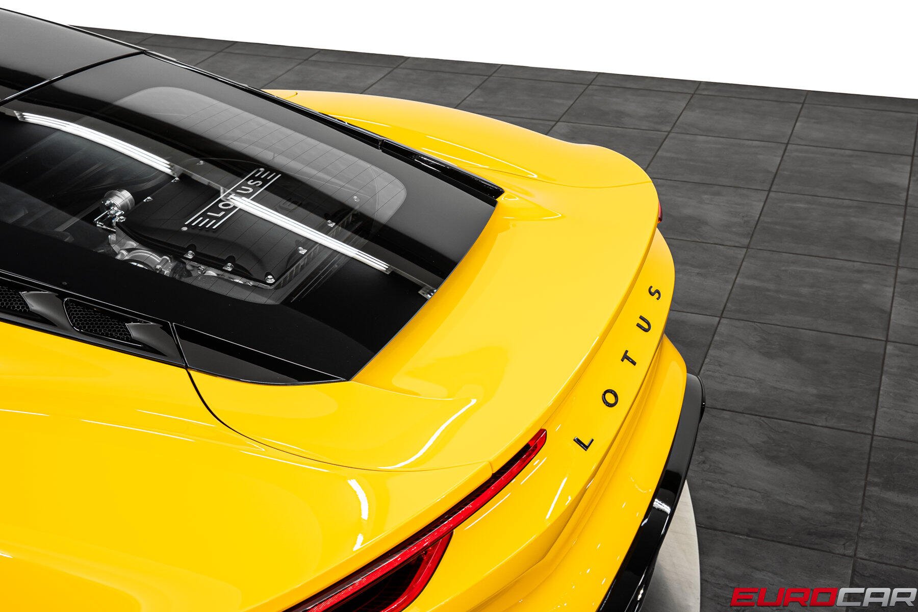 2026 Lotus Emira - Photo 18