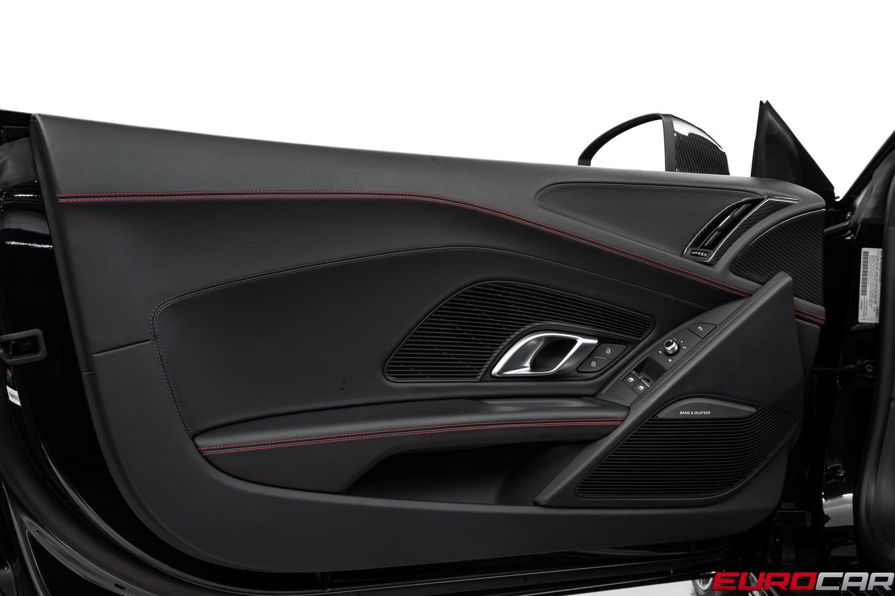 2023 Audi R8 Spyder V10 Performance quattro *HUGE CARBON OPTIONS*Image 36