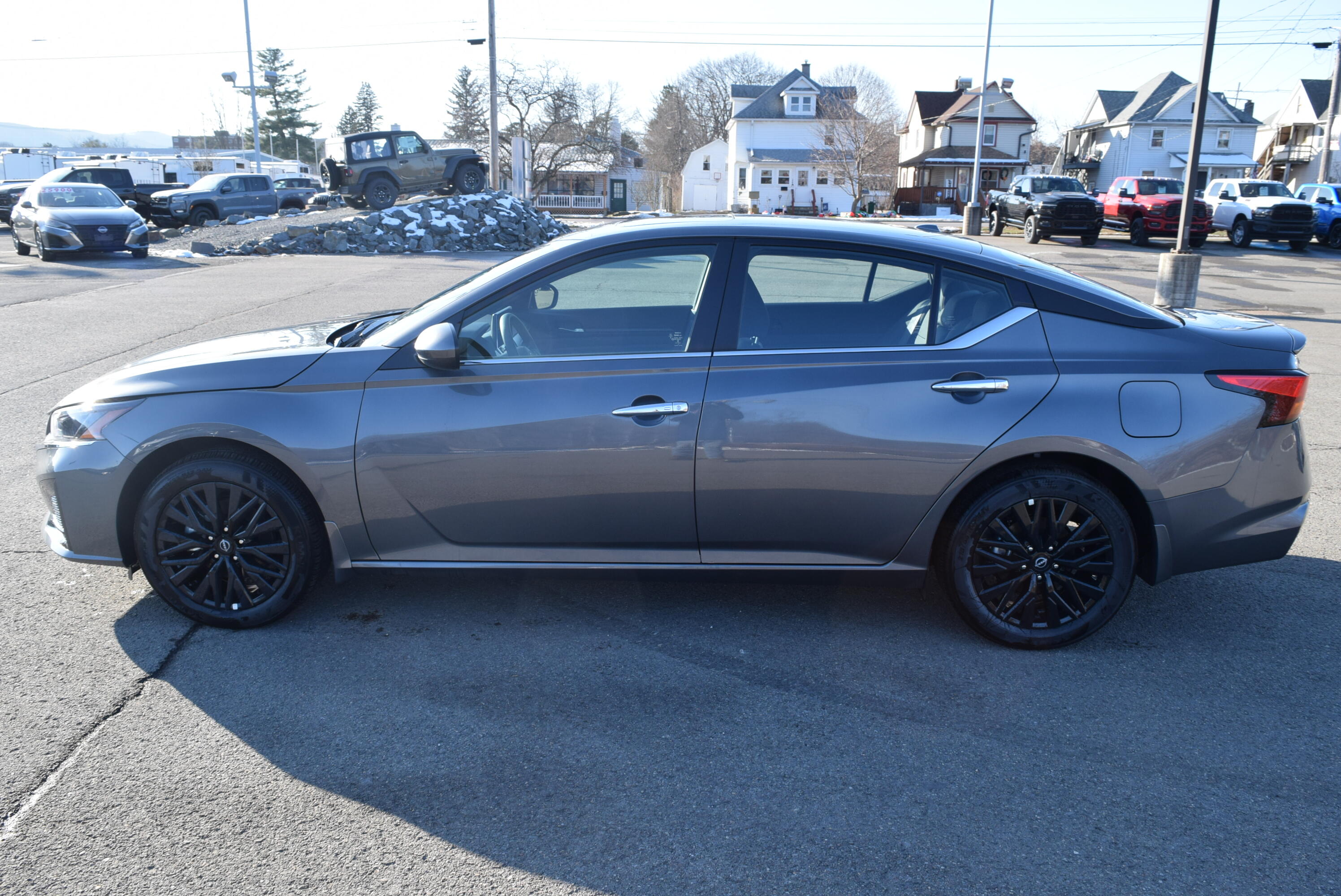 2025 Nissan Altima SV's photo