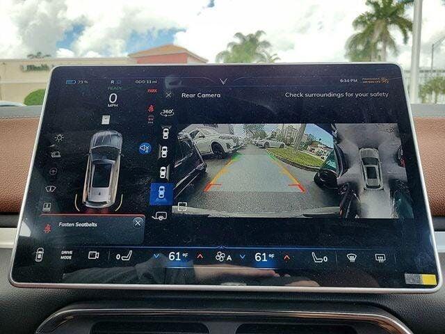 2025 VinFast VF 8 Plus - Photo 22
