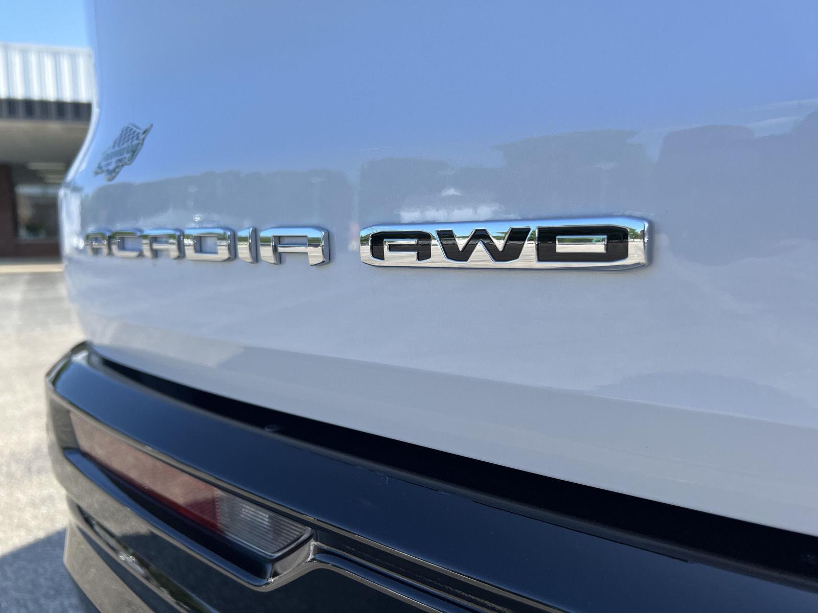 2026 GMC Acadia Denali Ultimate - Photo 8