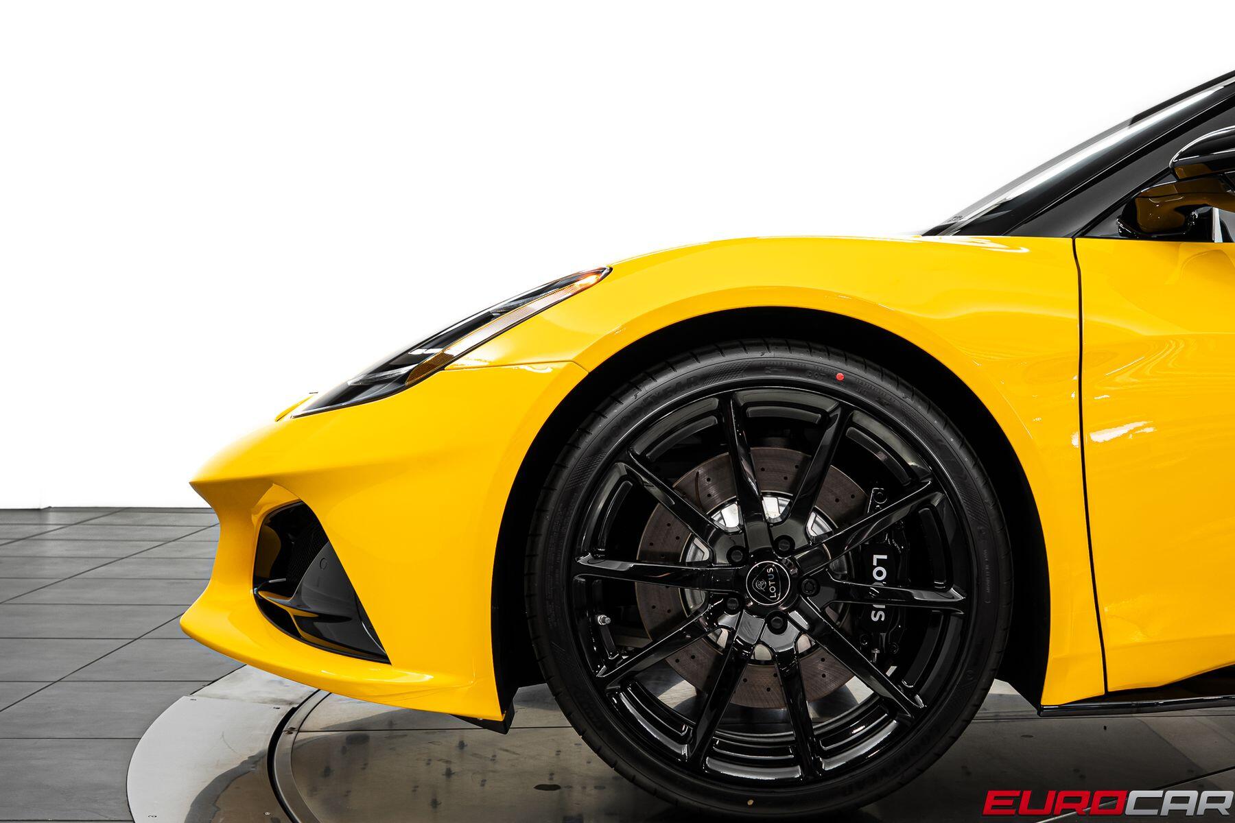 2026 Lotus Emira - Photo 13