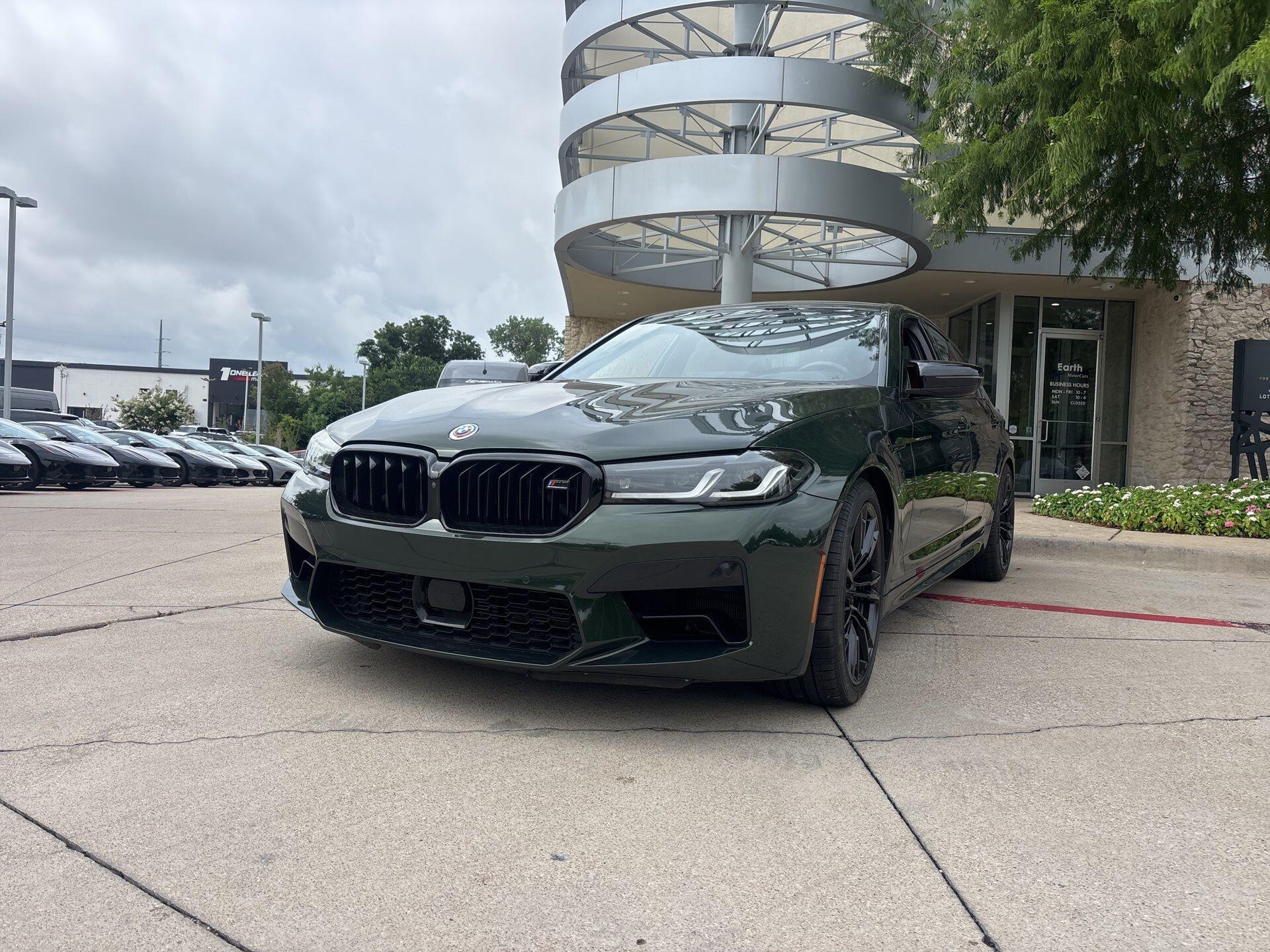 2023 BMW M5 -'s photo