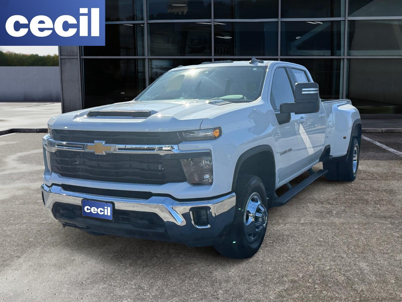 2025 Chevrolet Silverado 3500HD LT's photo