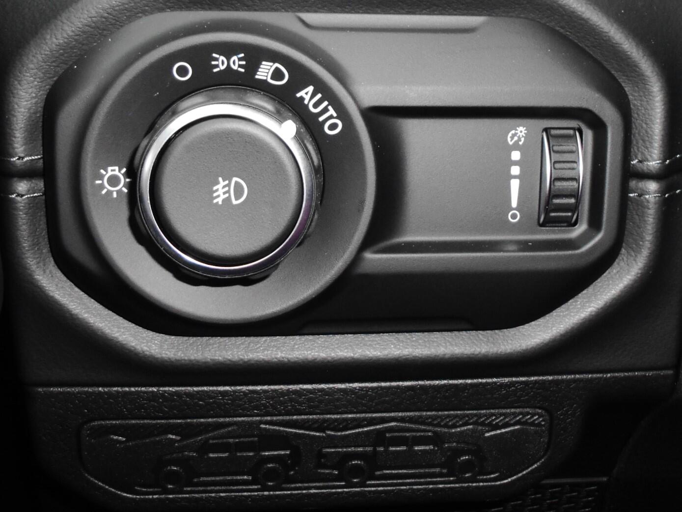 2025 Jeep Wrangler 4-Door Sahara - Photo 13