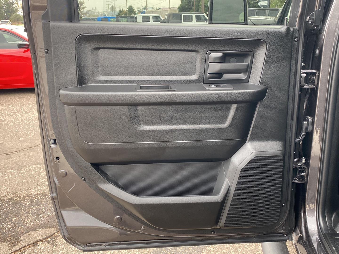2025 RAM 2500 Tradesman - Photo 15
