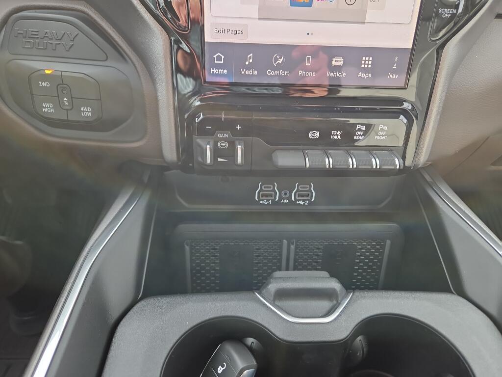 2026 RAM 3500 Laramie - Photo 16