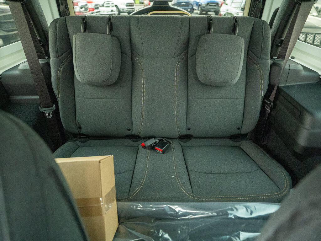 2026 Jeep Wrangler 2-Door Willys - Photo 18
