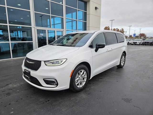 2026 Chrysler Pacifica Select - Photo 9