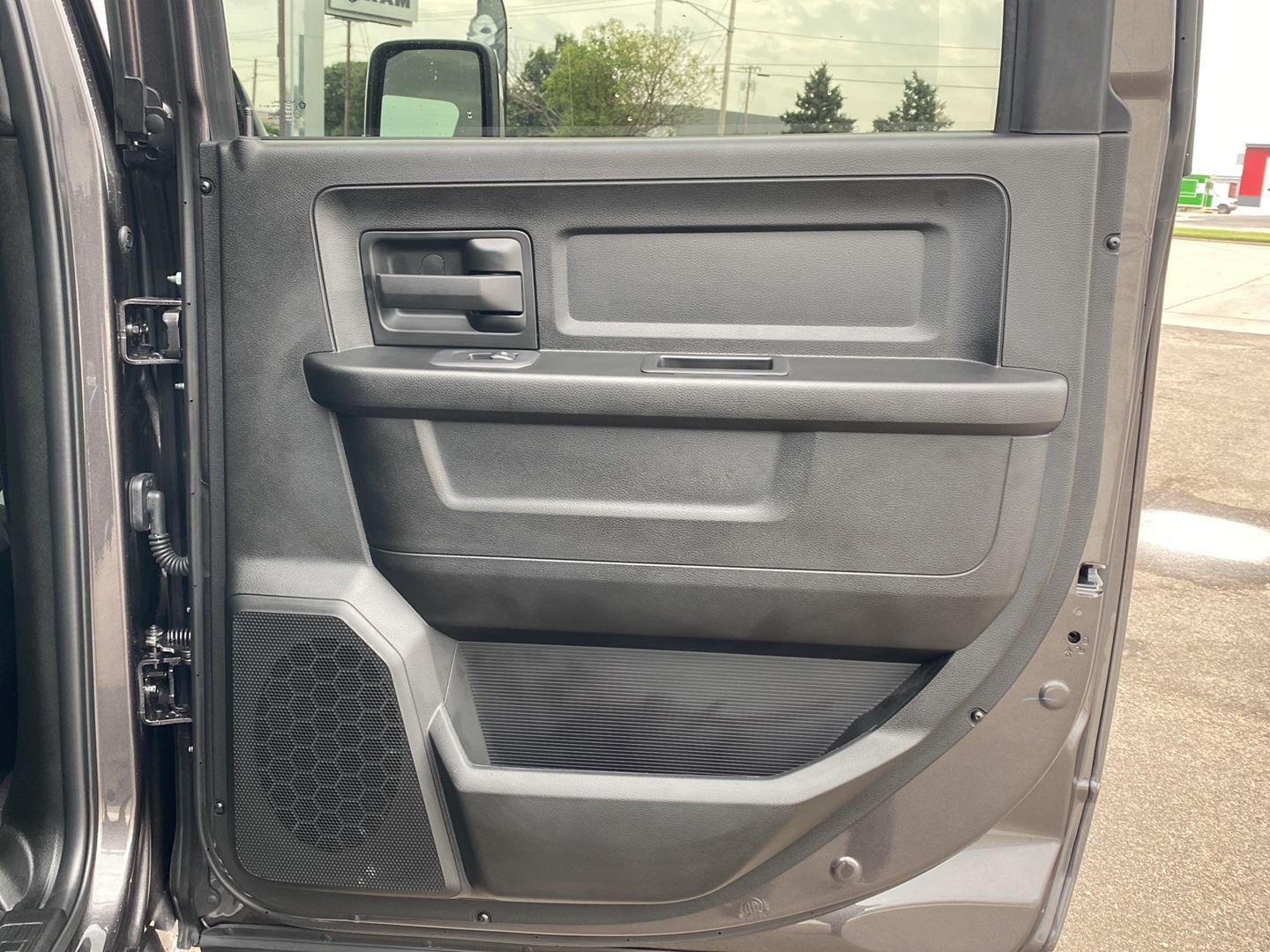 2025 RAM 2500 Tradesman - Photo 17
