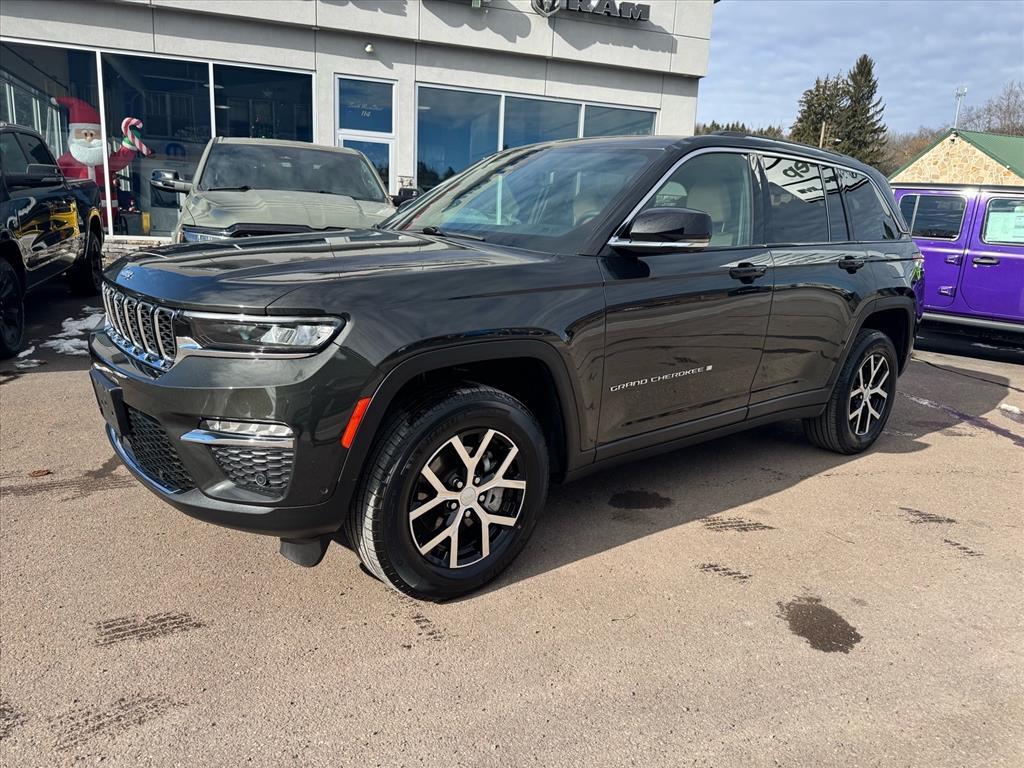 2023 Jeep Grand Cherokee Limited's photo