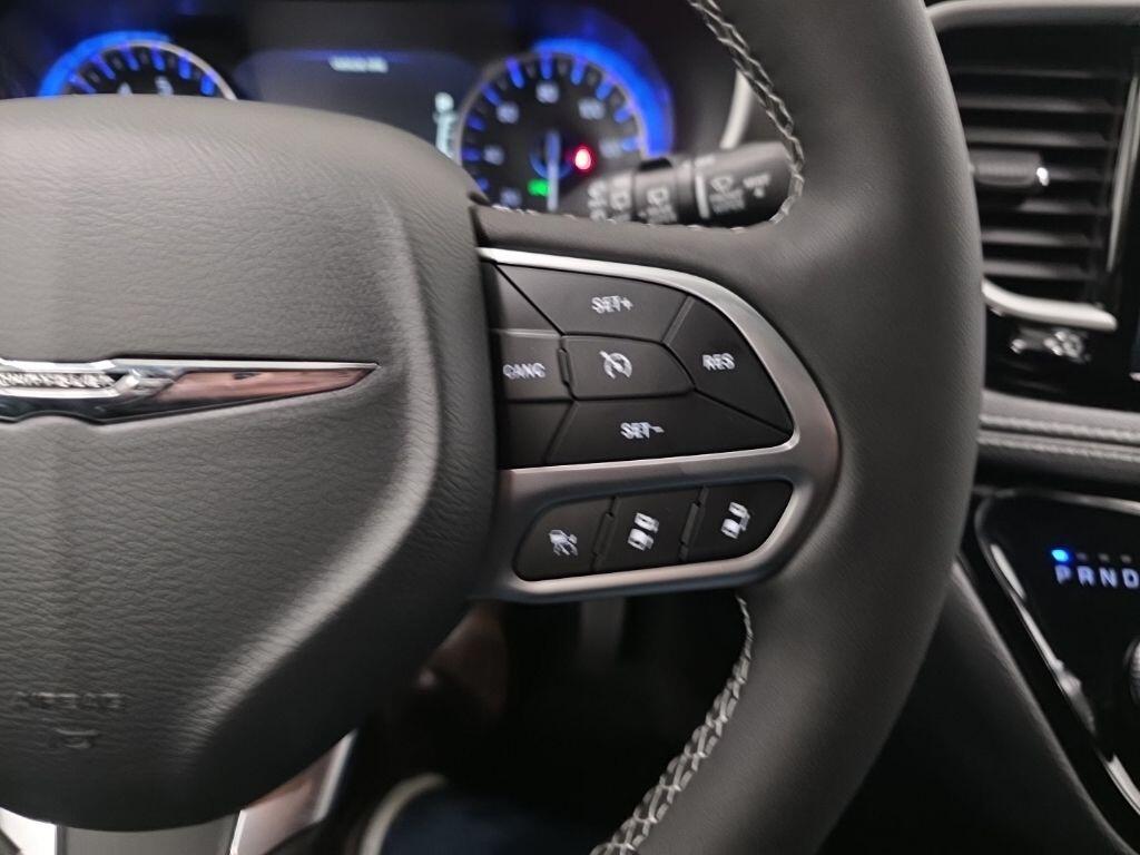 2026 Chrysler Pacifica Select - Photo 16
