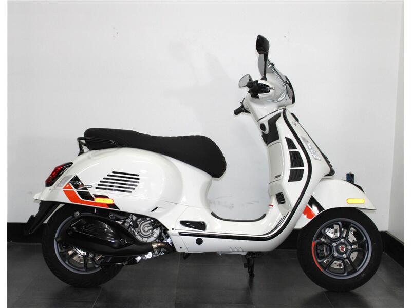 2025 Vespa 300 GTS