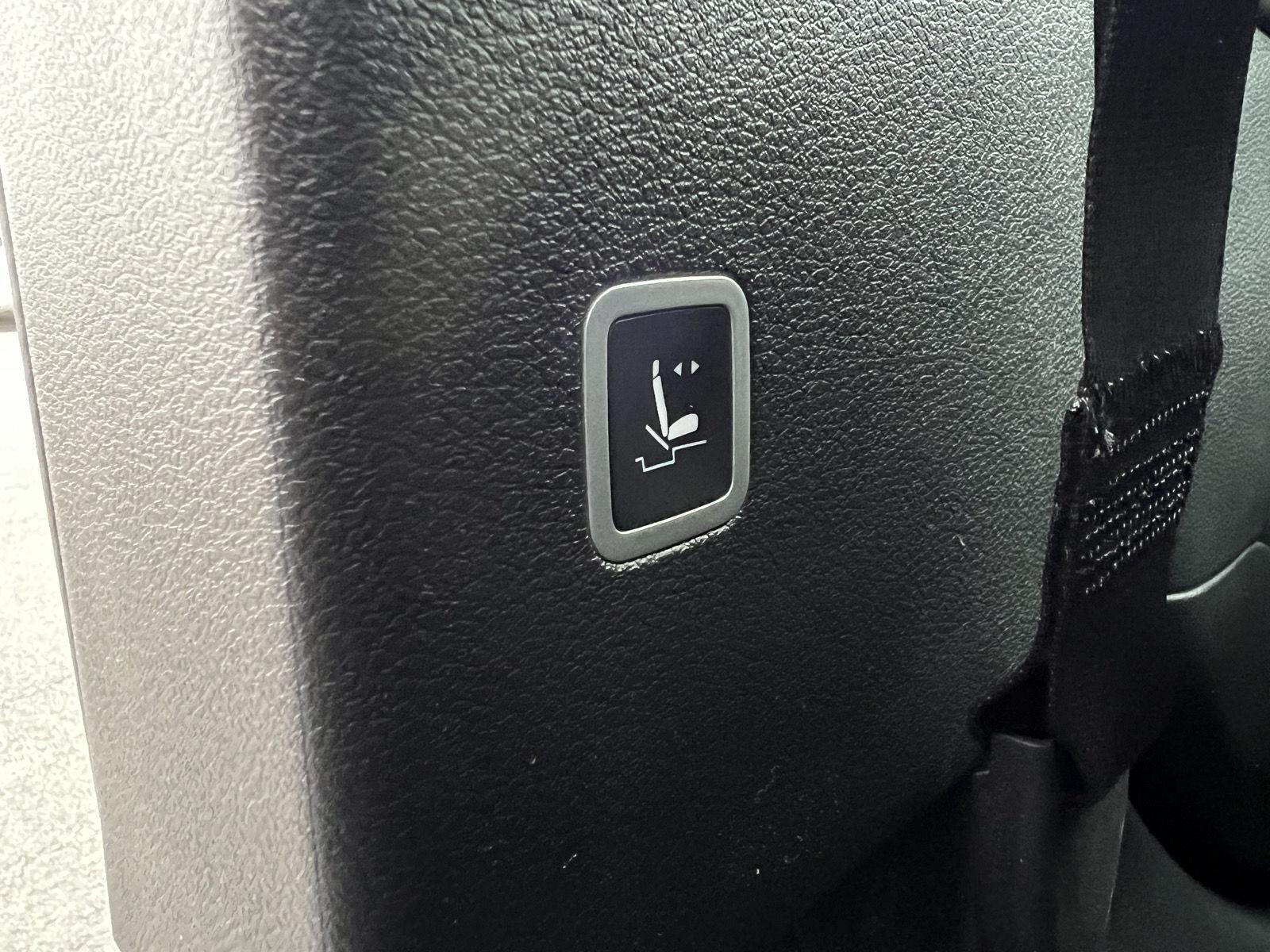 2026 Chrysler Pacifica Select - Photo 51