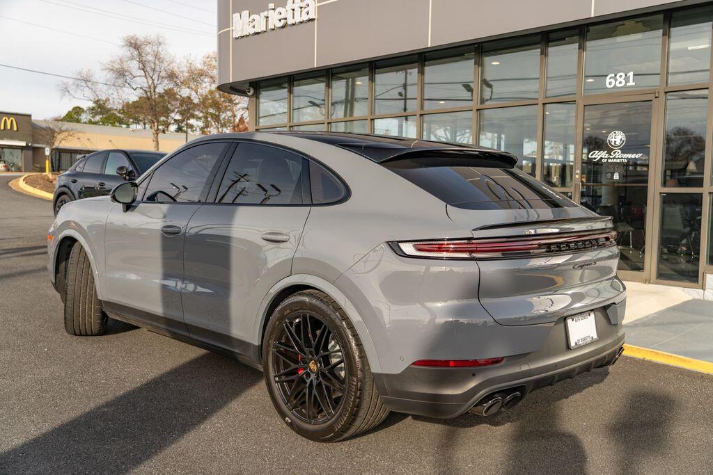 2024 Porsche Cayenne Coup S photo 4