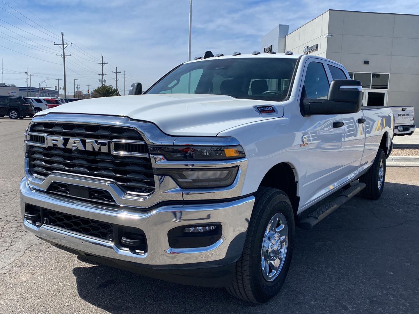 2026 RAM 2500 2500 Tradesman Crew Cab 4x4 8' Box