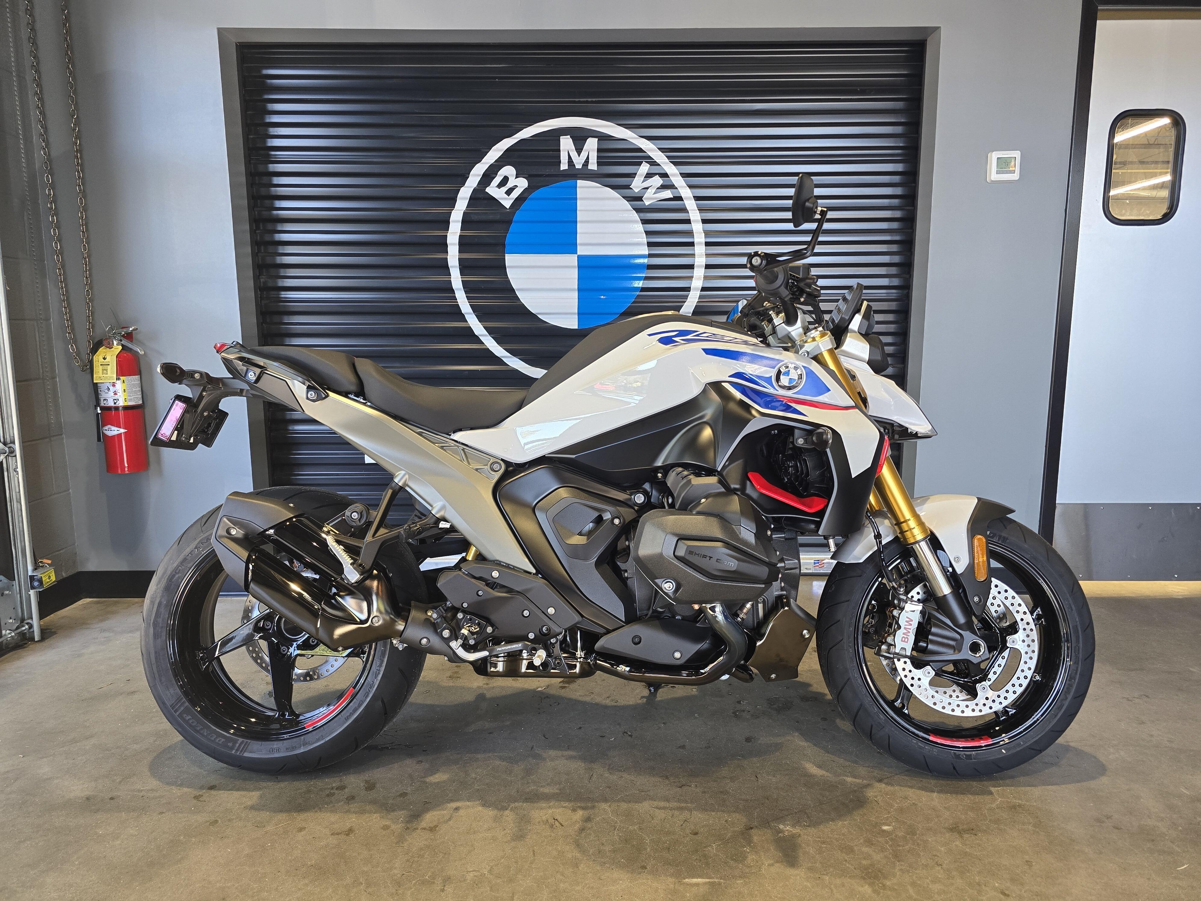 2026 BMW R 1300 R