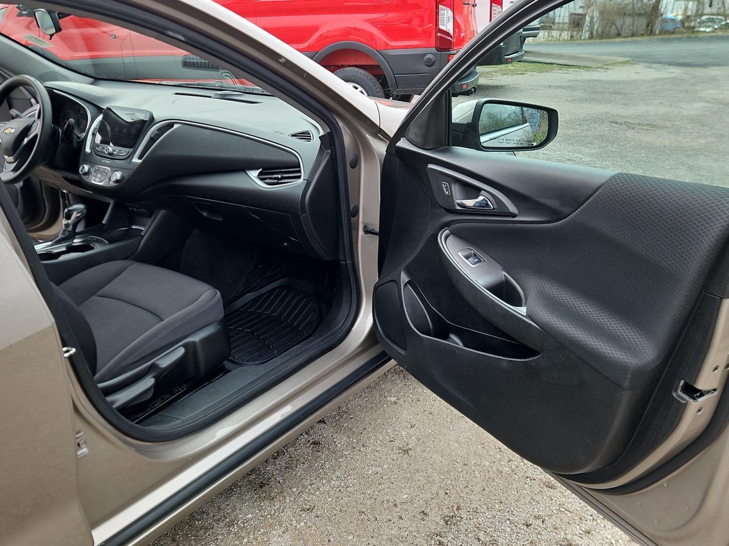 2022 Chevrolet Malibu 1LT - Photo 22