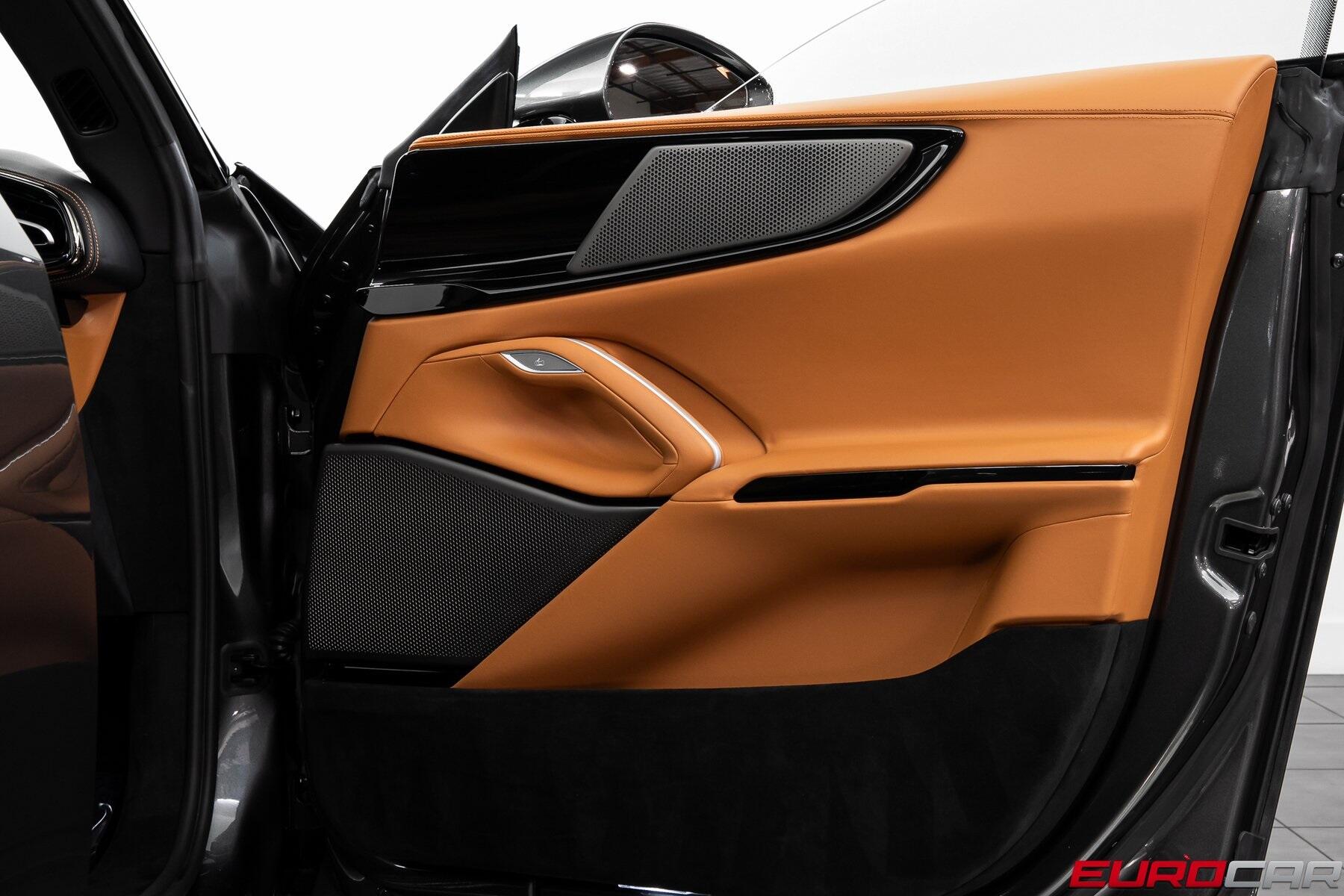 2025 Ferrari Purosangue *PANORAMIC ROOF * PASSENGER DISPLAY*Image 31