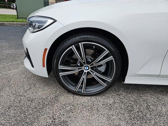 2022 BMW 3 Series 330i - Photo 9
