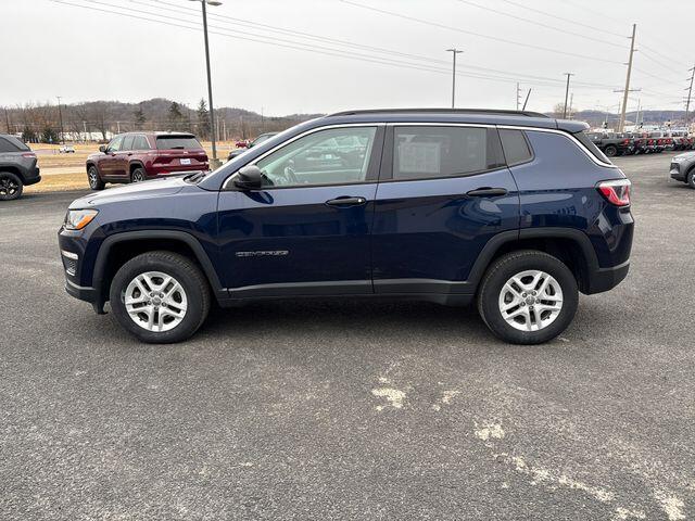 Used 2019 Jeep Compass Sport with VIN 3C4NJDAB1KT689949 for sale in Prairie du Chien, WI