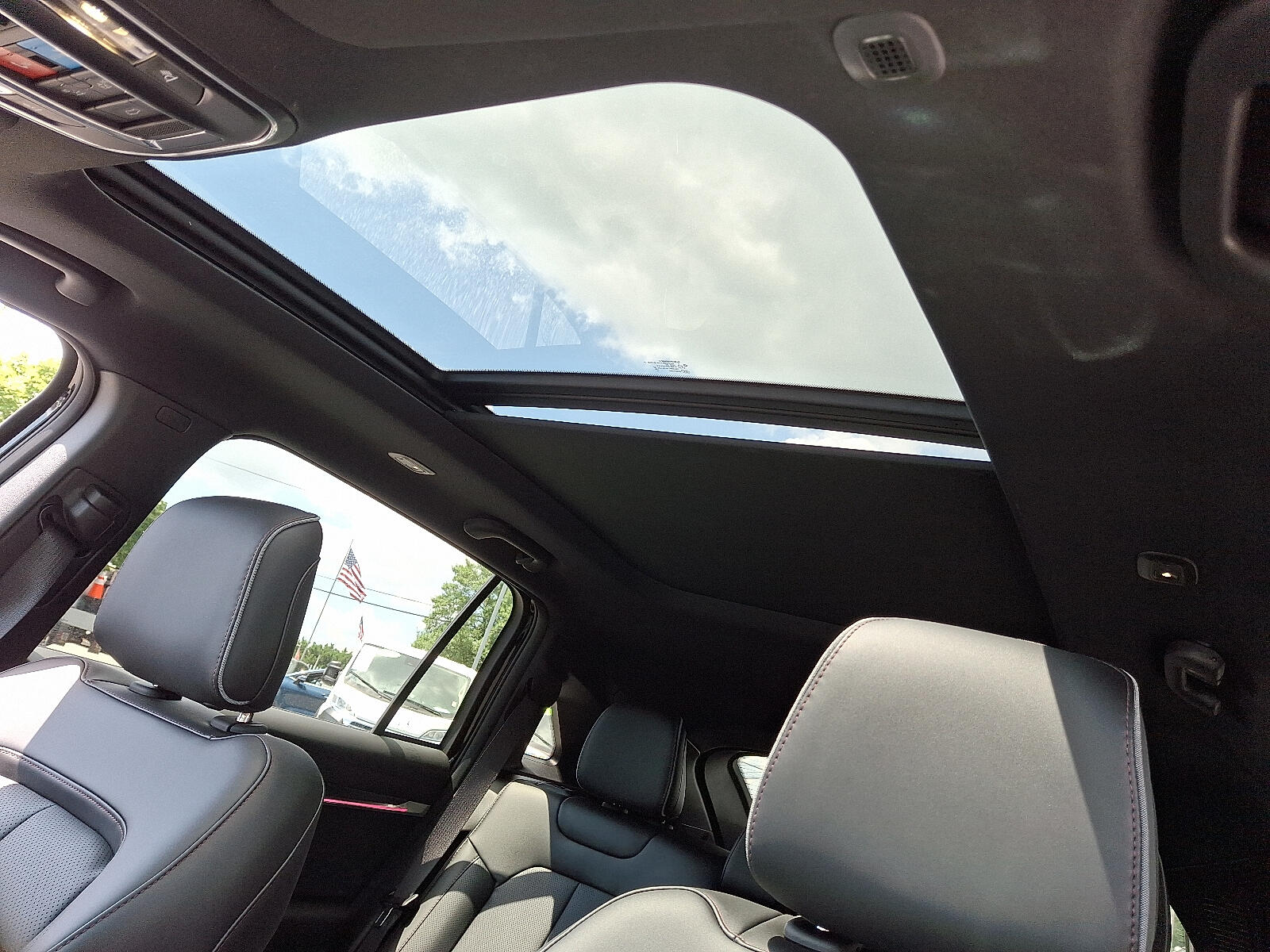 2025 Jeep Wagoneer S Limited - Photo 10
