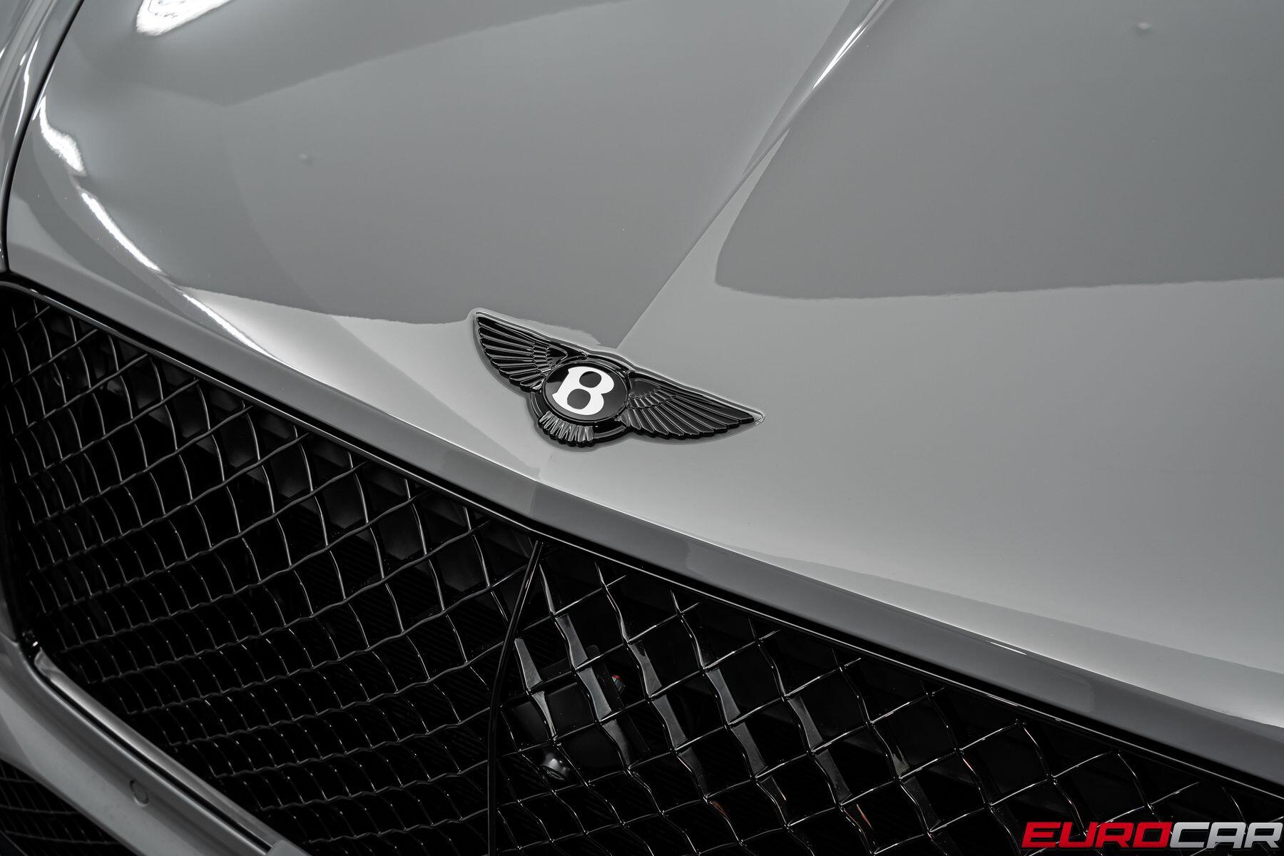 2025 Bentley Bentayga S Black Edition *PANORAMIC SUNROOF*Image 9