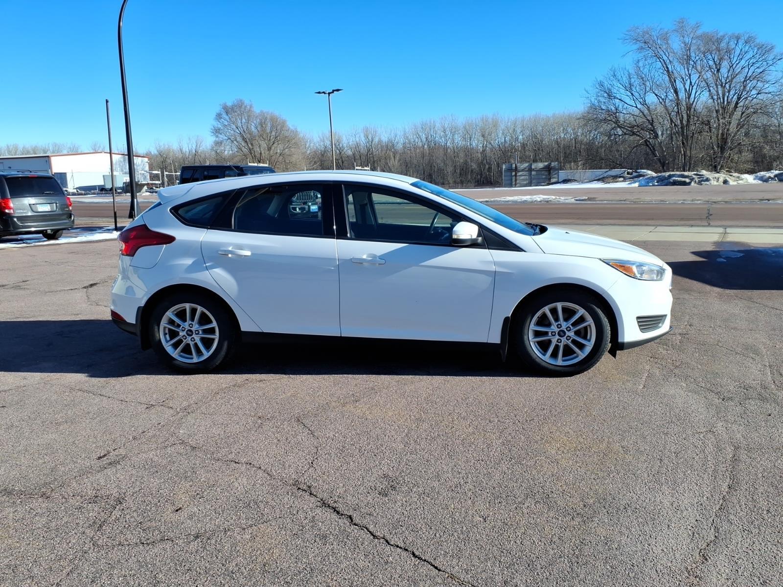 Used 2017 Ford Focus SE with VIN 1FADP3K22HL205901 for sale in Saint Peter, Minnesota