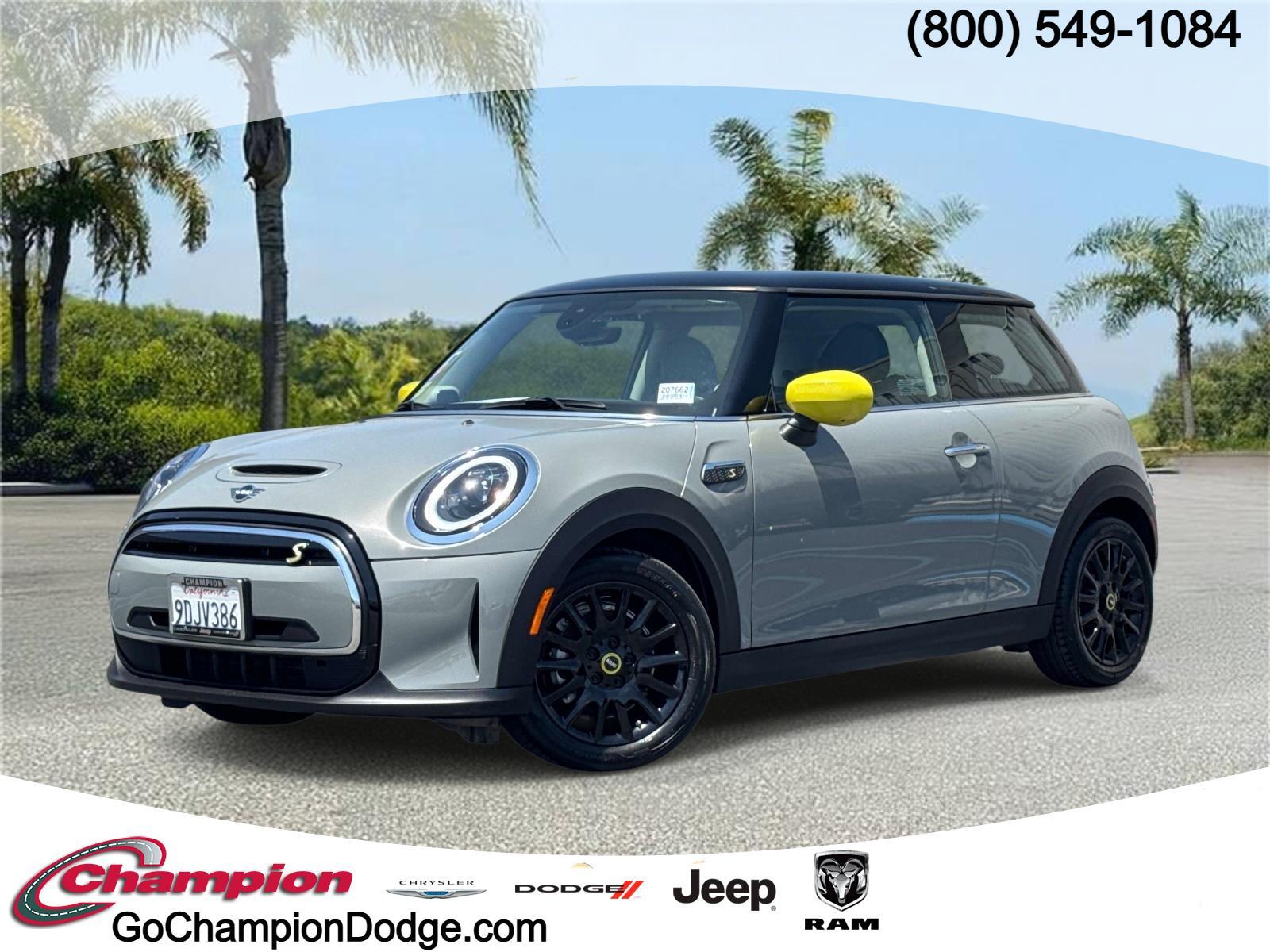 2023 MINI Hardtop Cooper SE's photo