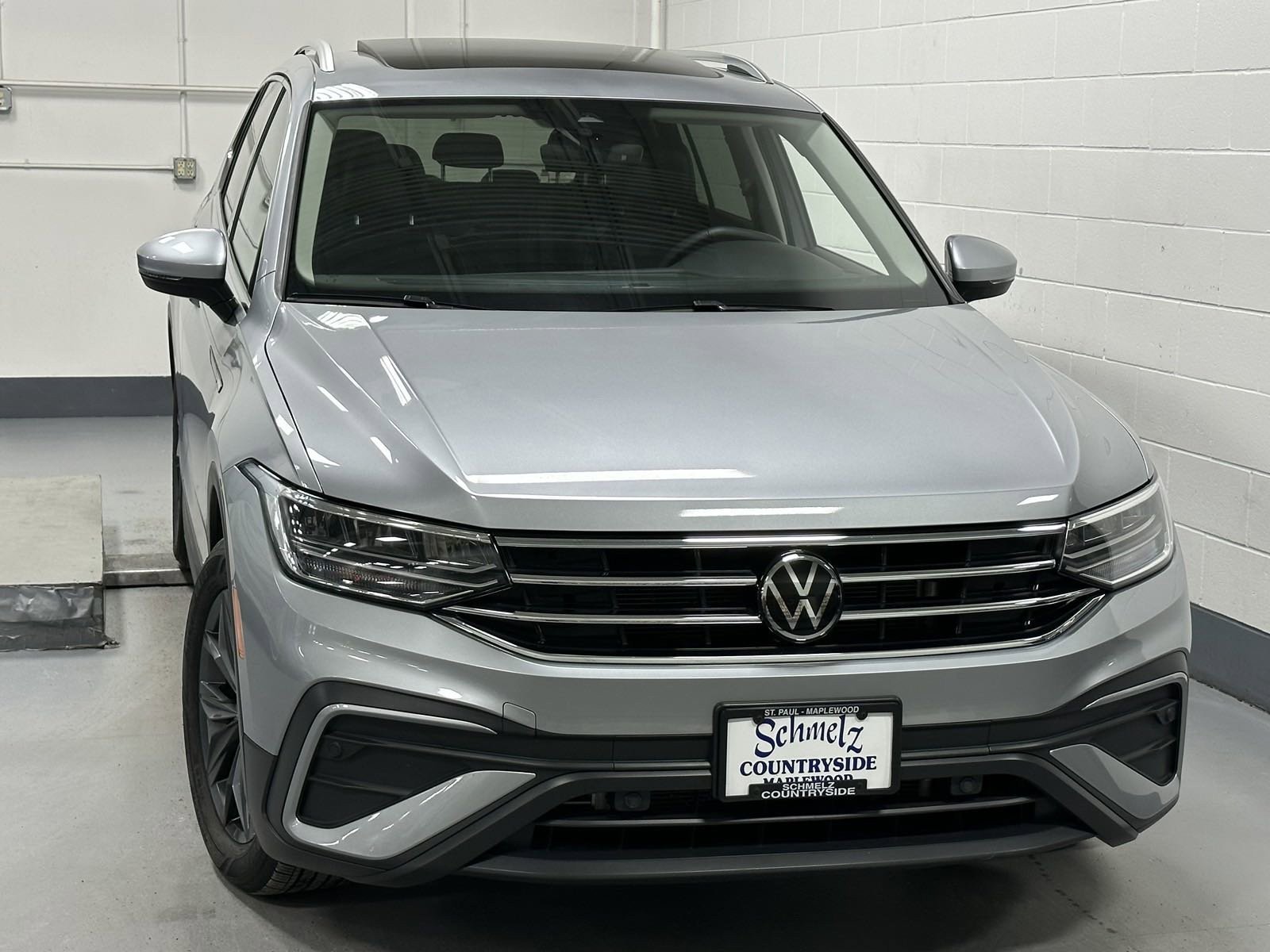 Used 2023 Volkswagen Tiguan SE with VIN 3VVNB7AX9PM056547 for sale in Maplewood, Minnesota