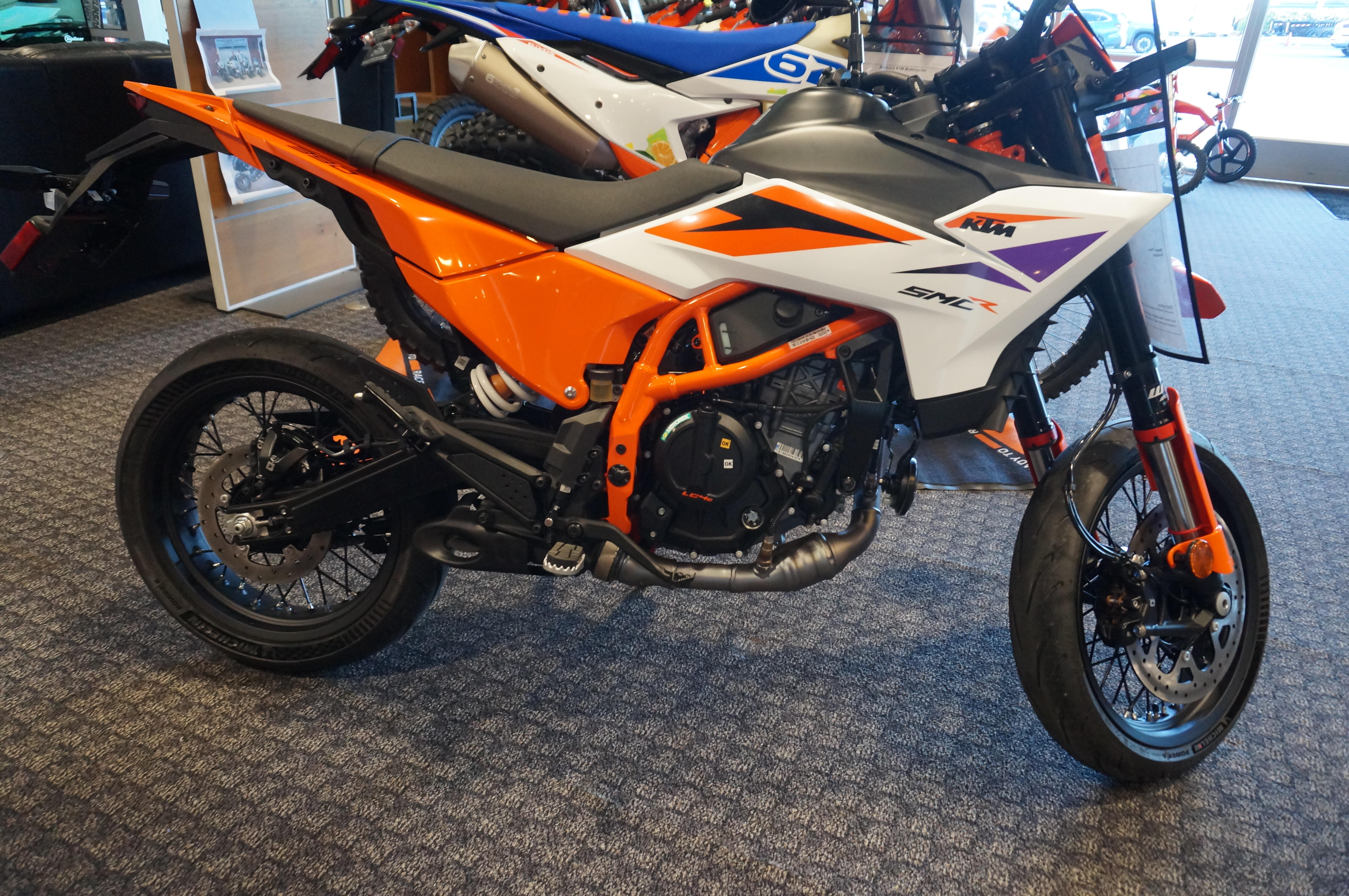 New 2025 KTM 390 SMC R | Mortons BMW Motorcycles | Fredericksburg VA 22408
