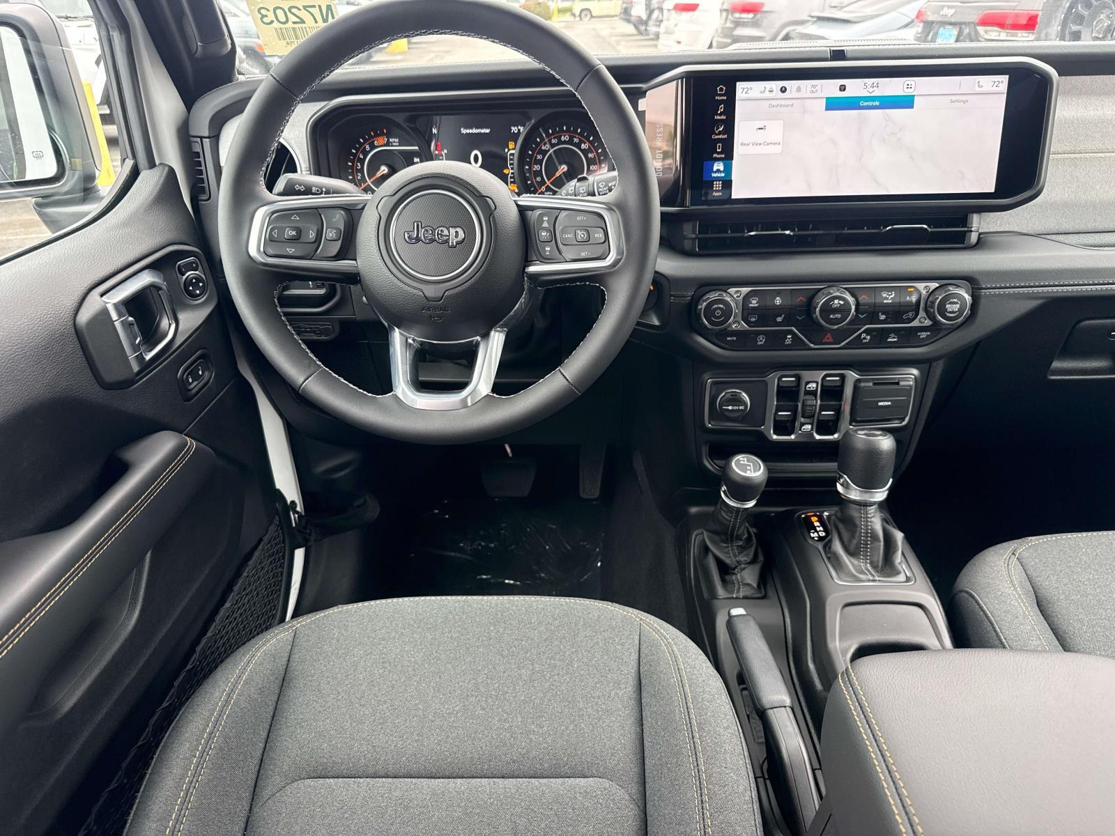 2025 Jeep Wrangler 4-Door Sahara - Photo 13