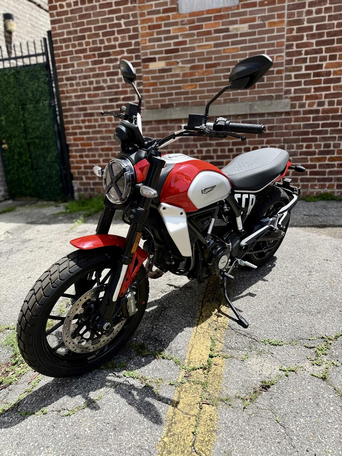 New 2024 Ducati SCRAMBLER ICON 