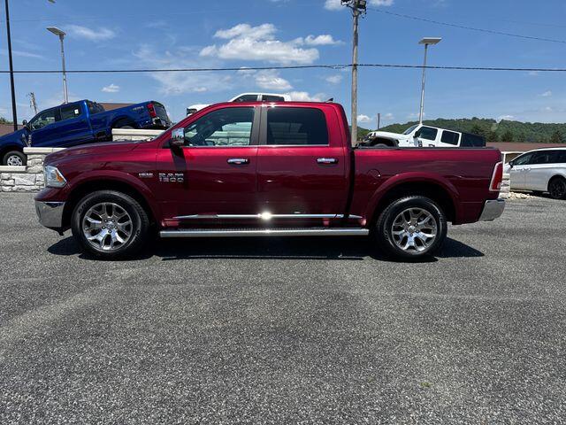 Used 2017 RAM Ram 1500 Pickup Laramie Limited with VIN 1C6RR7PT2HS583958 for sale in Prairie du Chien, WI
