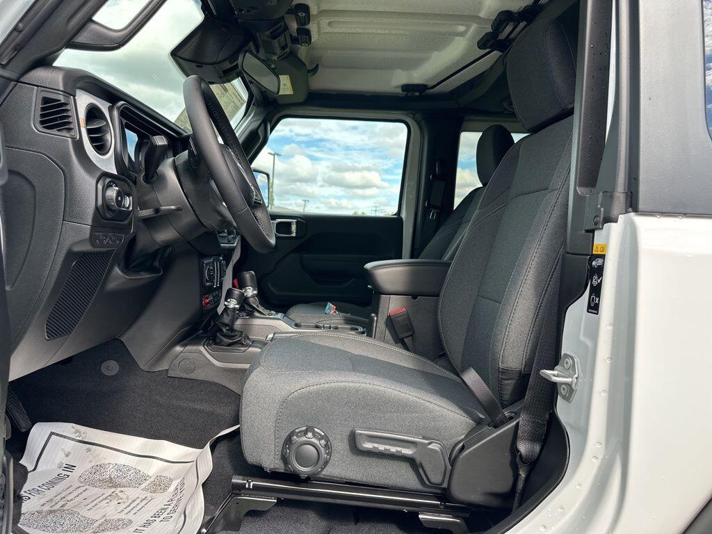 2026 Jeep Wrangler 2-Door Willys - Photo 17