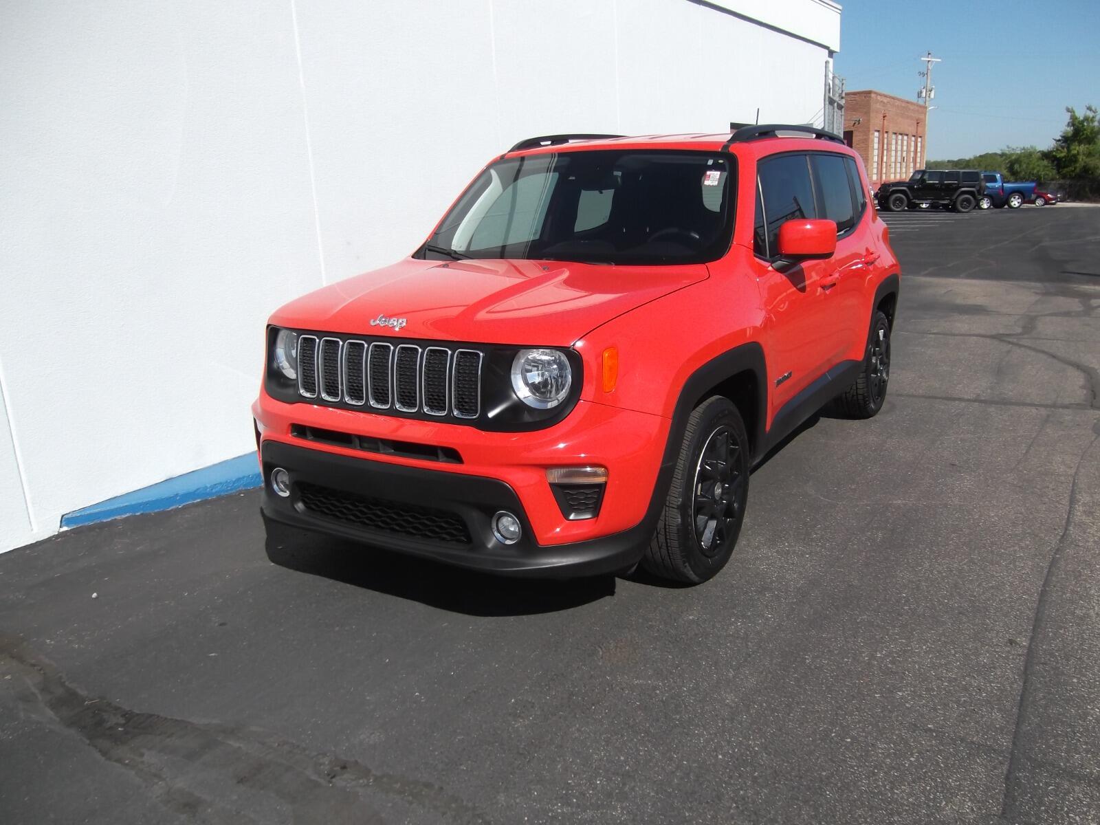 Used 2021 Jeep Renegade Latitude with VIN ZACNJCBBXMPM20946 for sale in Kansas City