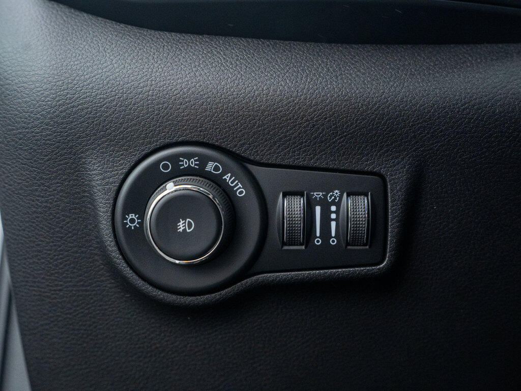 2026 Jeep Compass Latitude Altitude - Photo 28