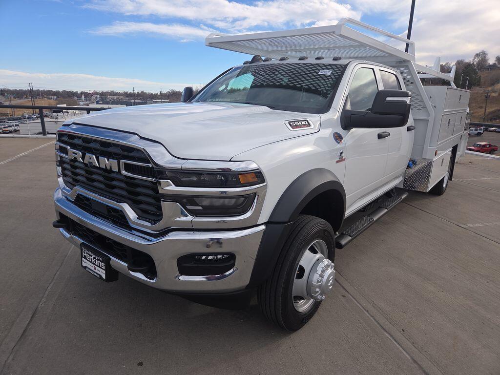 2026 RAM 5500 Chassis 5500 Tradesman Chassis Crew Cab 4x4 84' Ca
