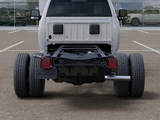 2026 RAM 3500 Chassis Tradesman - Photo 13