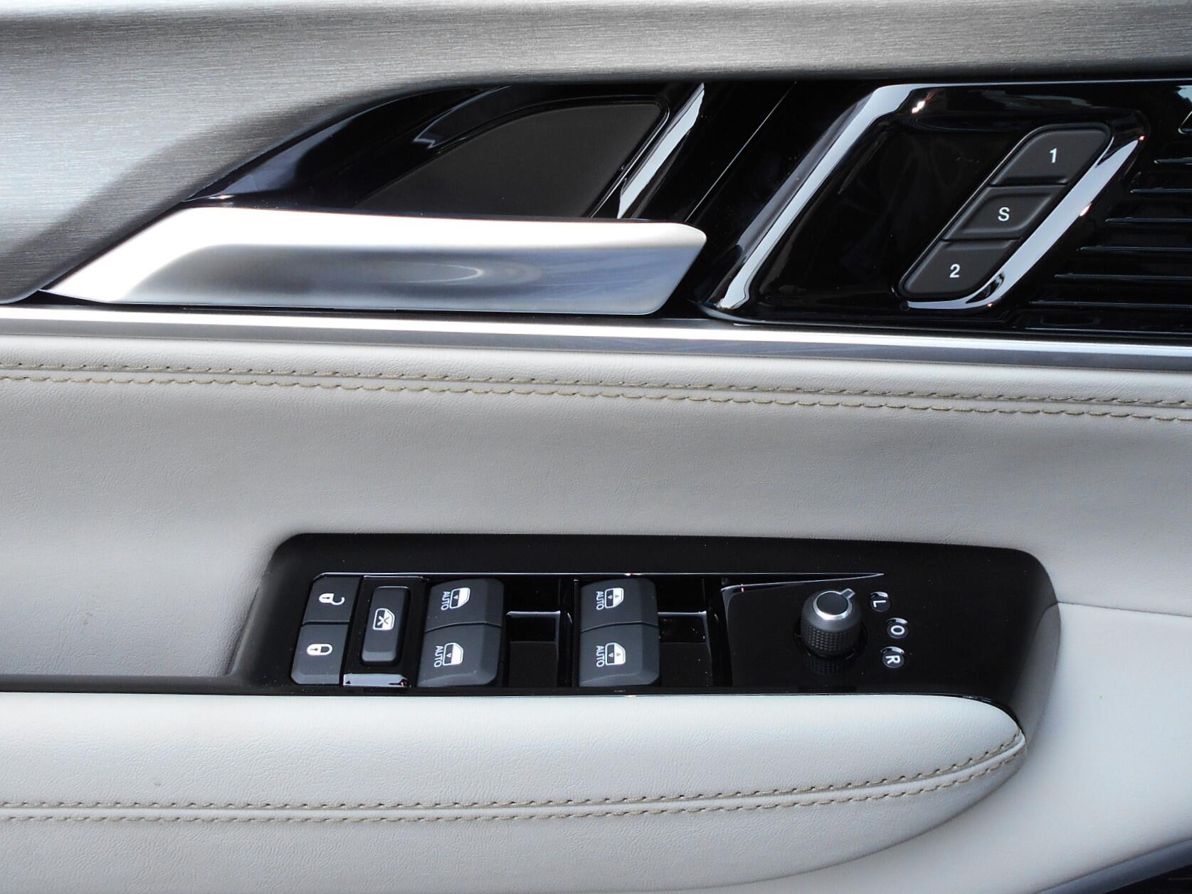 2025 Jeep Wagoneer Series II - Photo 29