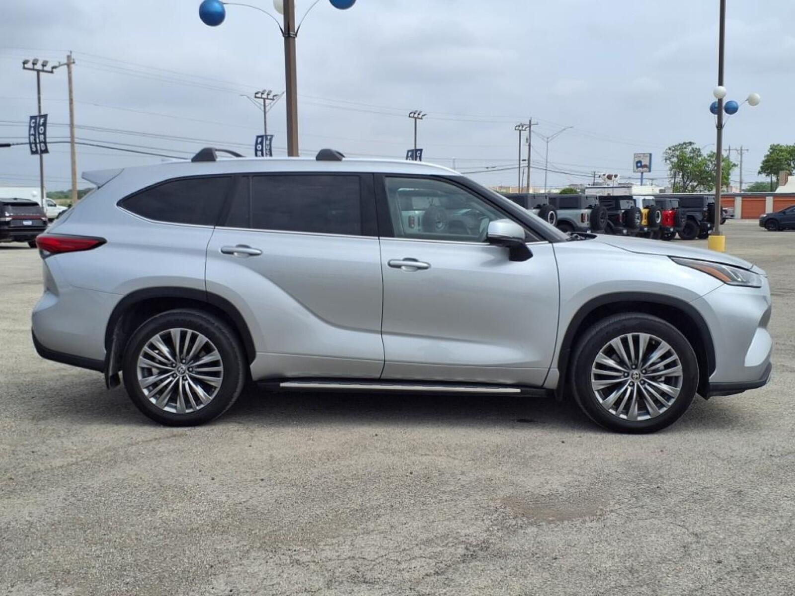 Used 2021 Toyota Highlander Platinum with VIN 5TDFZRAH7MS083034 for sale in Uvalde, TX