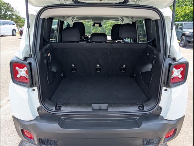 2021 Jeep Renegade Latitude - Photo 19