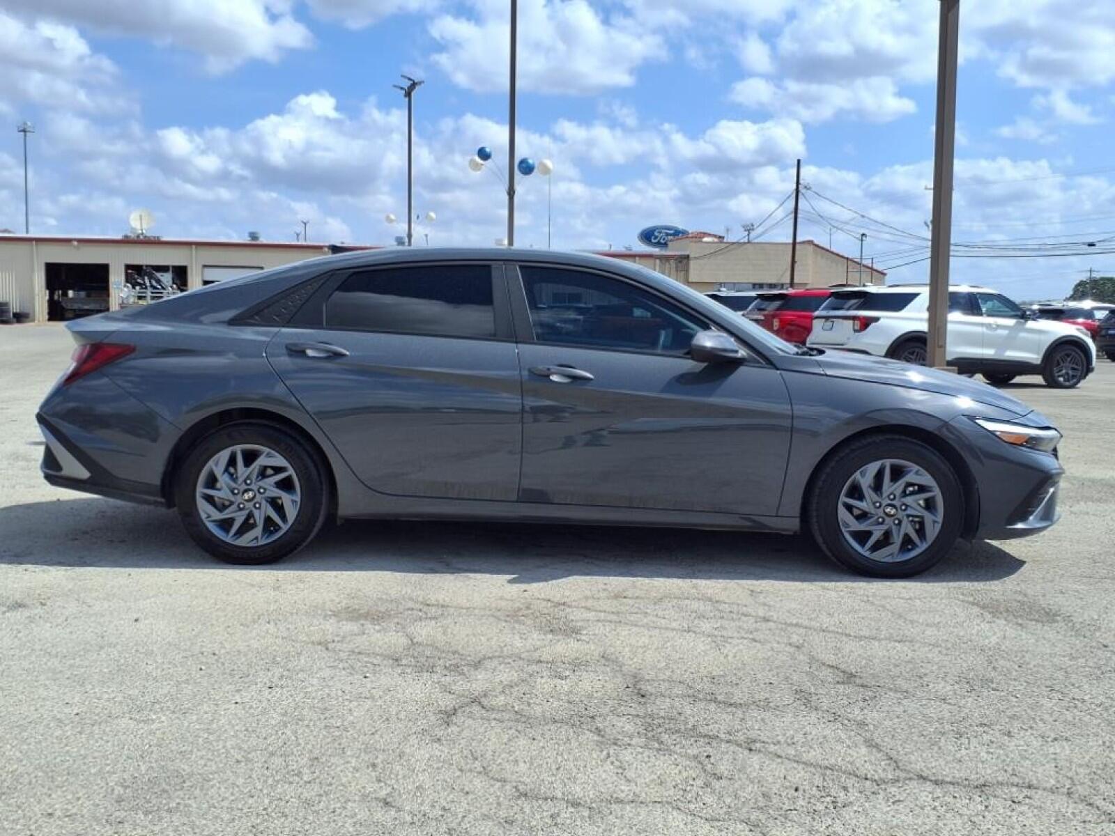 Used 2024 Hyundai Elantra SEL with VIN KMHLM4DG5RU792504 for sale in Burnet, TX